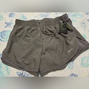 NWT women’s Nike shorts size large